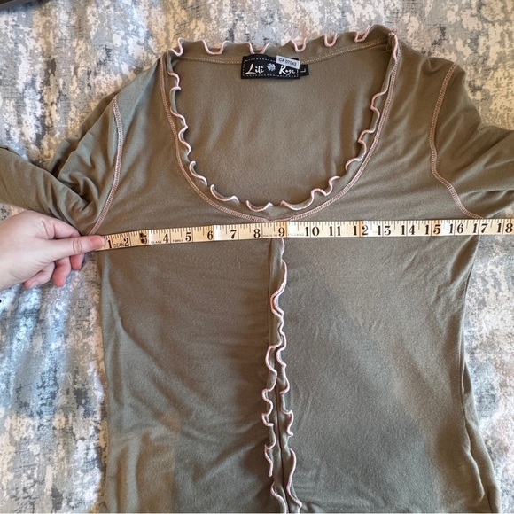 VTG Coquette Top Sz L Demure Romantic Fairy Lettuce Hem Y2K Sage Green Baby Pink - Picture 12 of 13